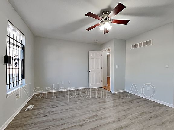 2nd image of 4132 Woodland Ave