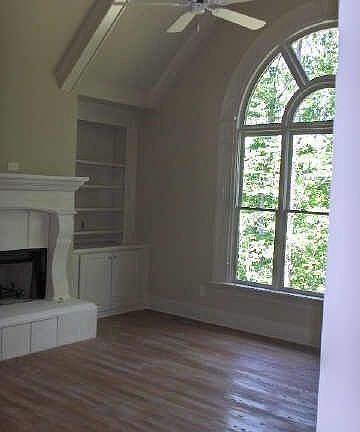 Vaulted Great Room w/Palladium