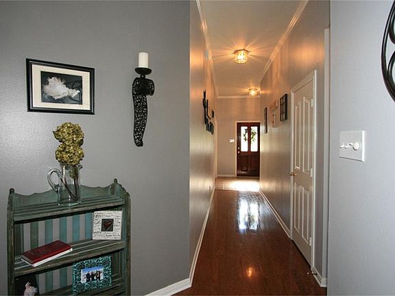 4th image of 406 Claremont Crossing Dr