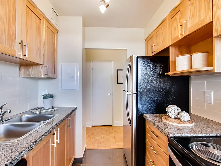 101 Cosburn Ave #104 — Photo 41
