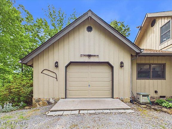 53rd image of 1457 Smithfield Rd