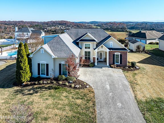 3rd image of 155 Hillvale Ln