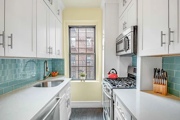 Sold by Engel and Völkers Brownstone Brooklyn | media 12