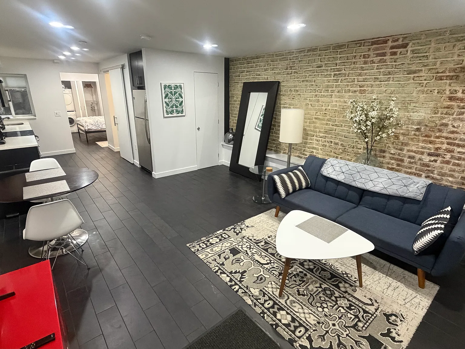 1 bed, 600 sqft, $2,400 — Photo 4