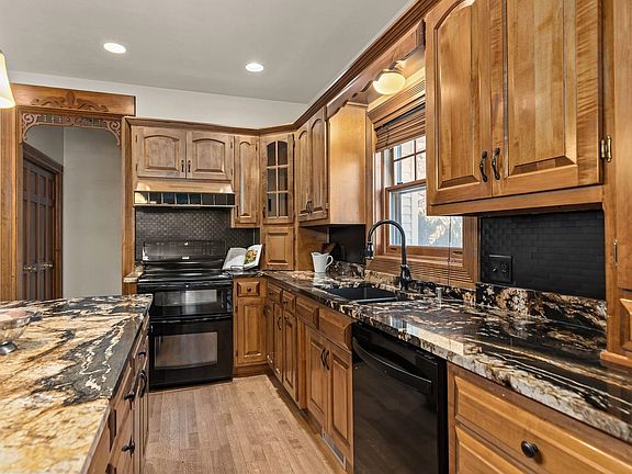 5th image of 808 E Mayfield Dr