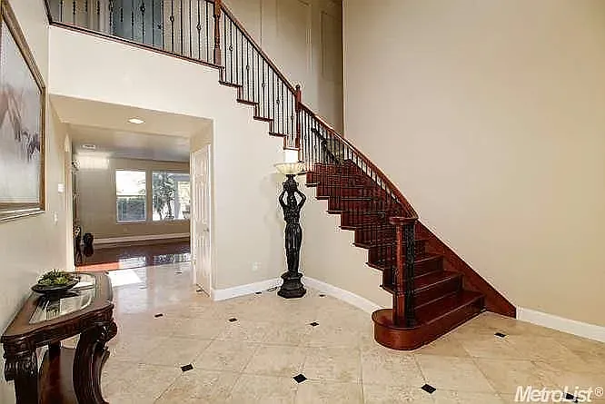 9850 Avellino Way — Photo 2
