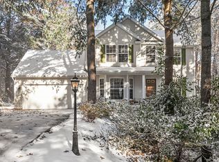 4251 E Summit Woods Dr NE, Rockford, MI 49341