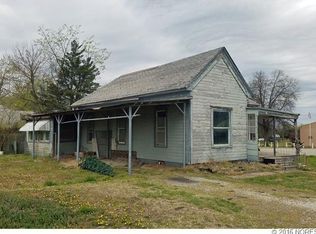 317 N Walnut St, Nowata, OK 74048