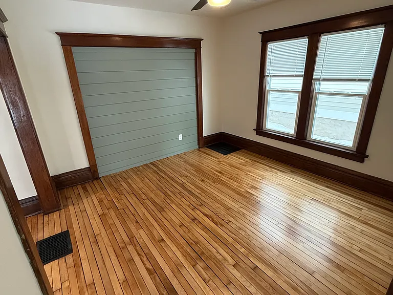 211 E Jefferson St — Photo 26