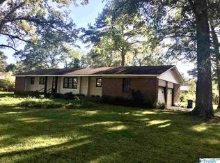712 Washington Cir NW, Hartselle, AL 35640
