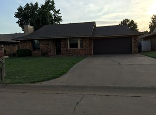 318 S Sooner Trl, Enid, OK 73703