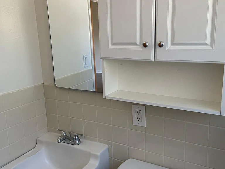 921 E Las Tunas Dr — Photo 8