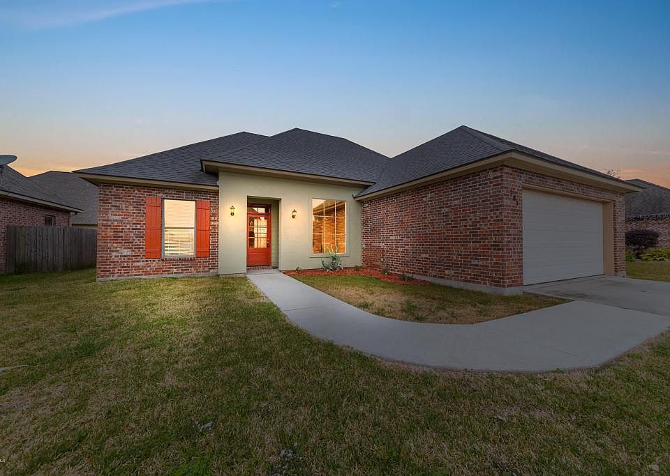 1st image of 203 Tall Oaks Ln
