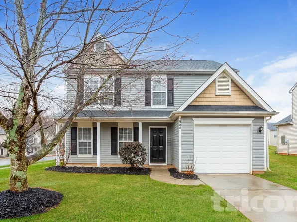 1305 Peach Park Ln, Charlotte, NC 28216