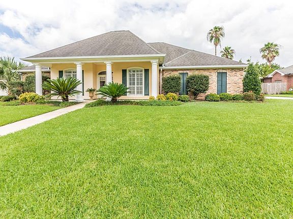 2nd image of 205 Spyglass Ln