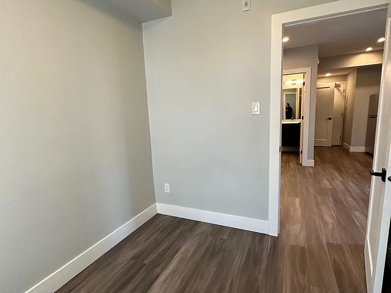 144 Renfrew Ave — Photo 17