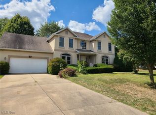 5981 Sharon Dr, Youngstown, OH 44512