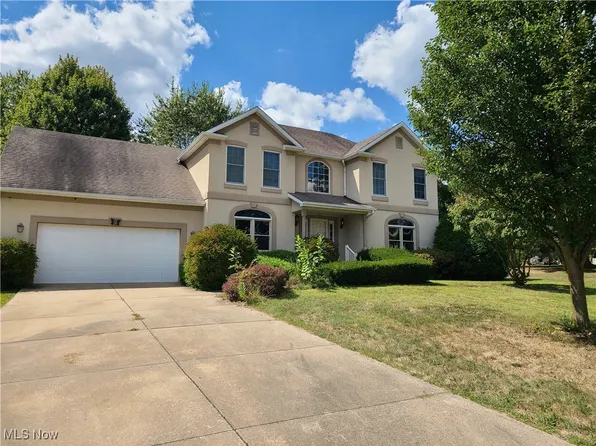 5981 Sharon Dr, Youngstown, OH 44512