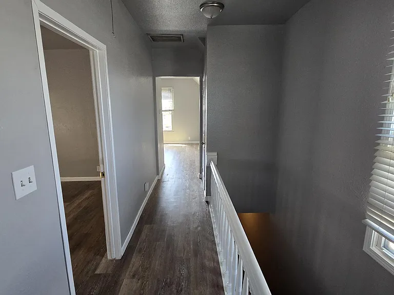 844 33rd Ave — Photo 8