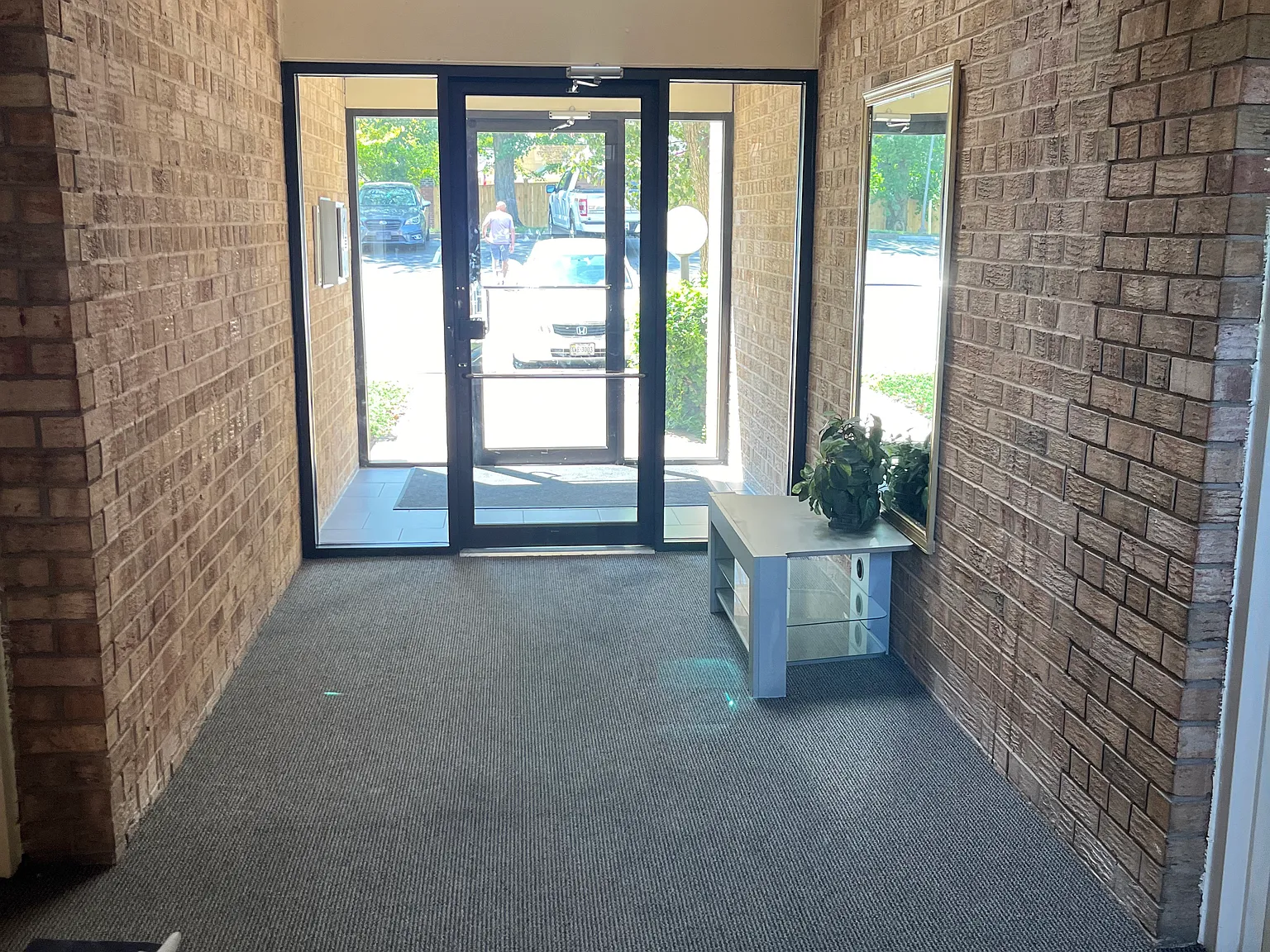 1 bed, 600 sqft, $1,600 — Photo 3