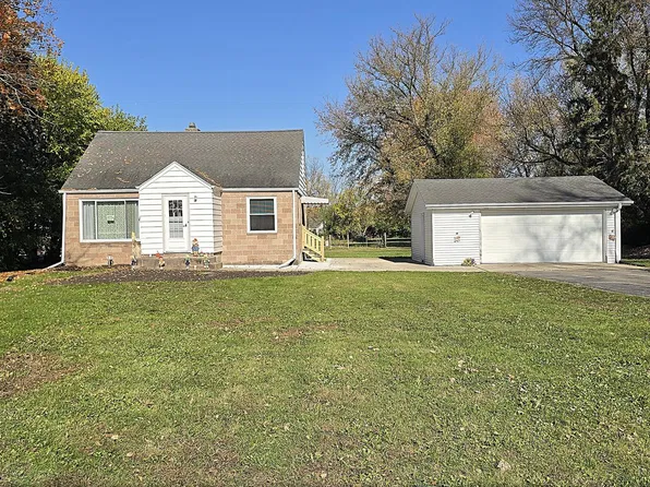 S77W15886 Woods ROAD, Muskego, WI 53150