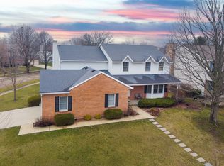 2602 Park Ridge Rd, Bloomington, IL 61704