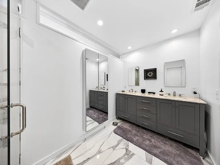 2809 Crawford St — Photo 11