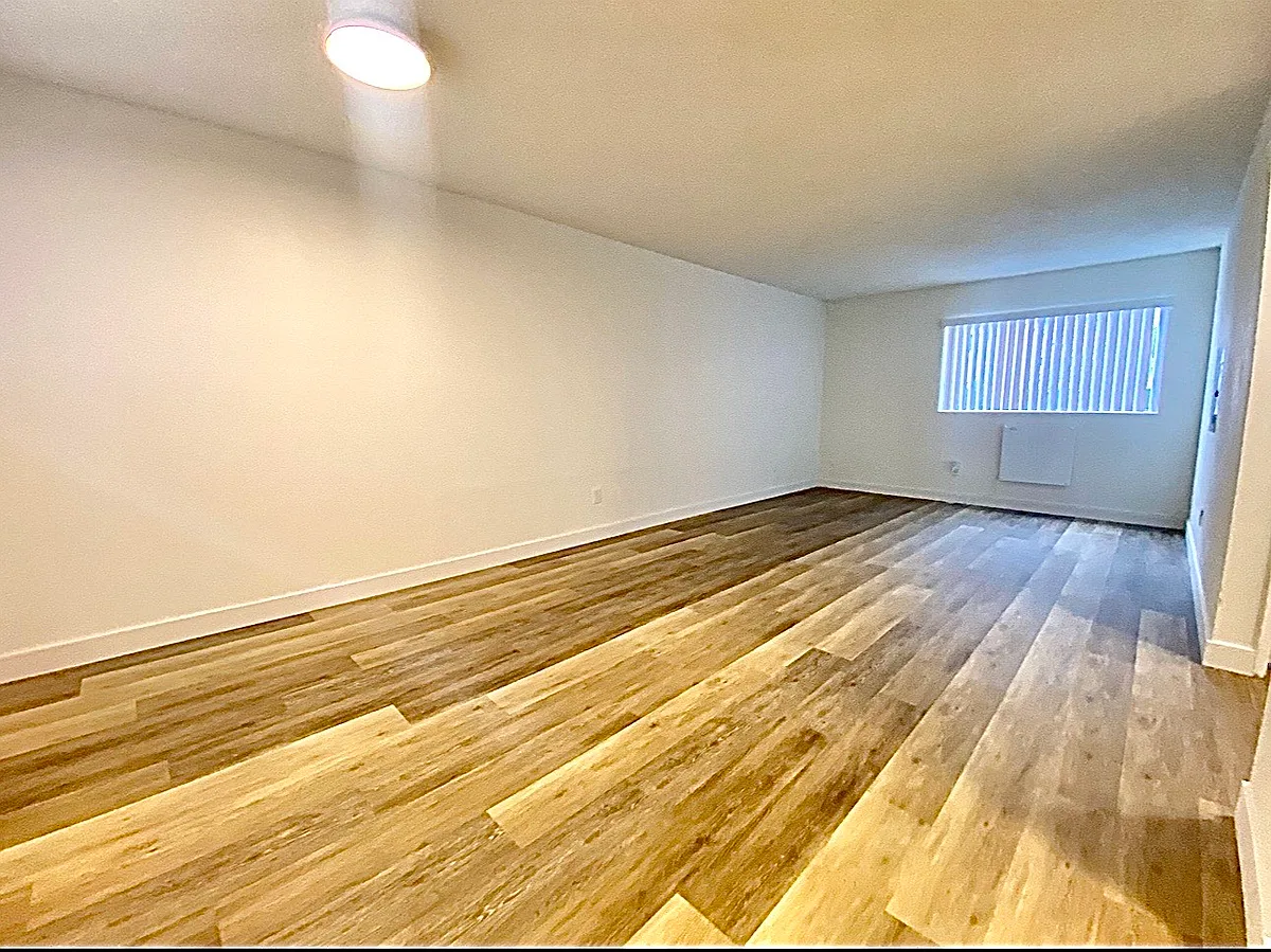 Building Photo - 240 E Madison Ave #1