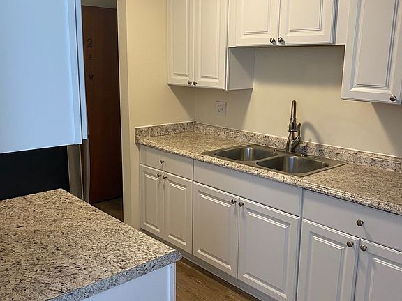 2nd image of 2836 Nichols St APT 2