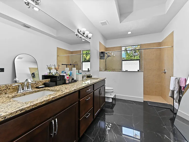 7461 Moonrise Dr — Photo 21