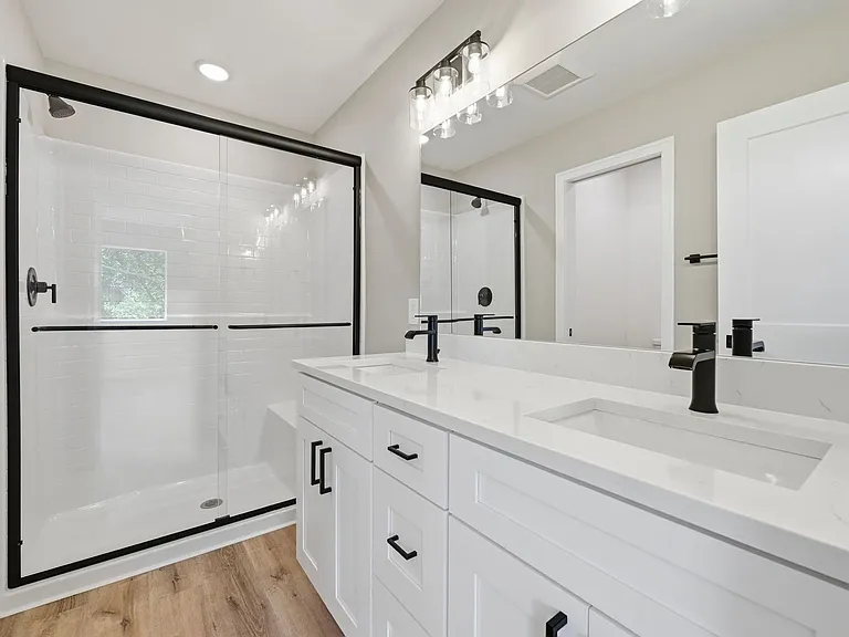 4728 Walworth Ave — Photo 25