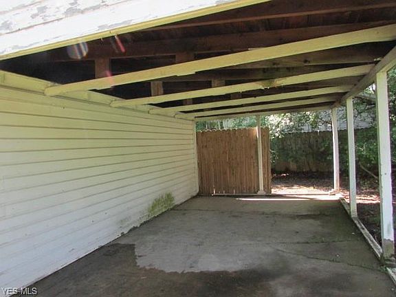 5th image of 132 Kathron Ave