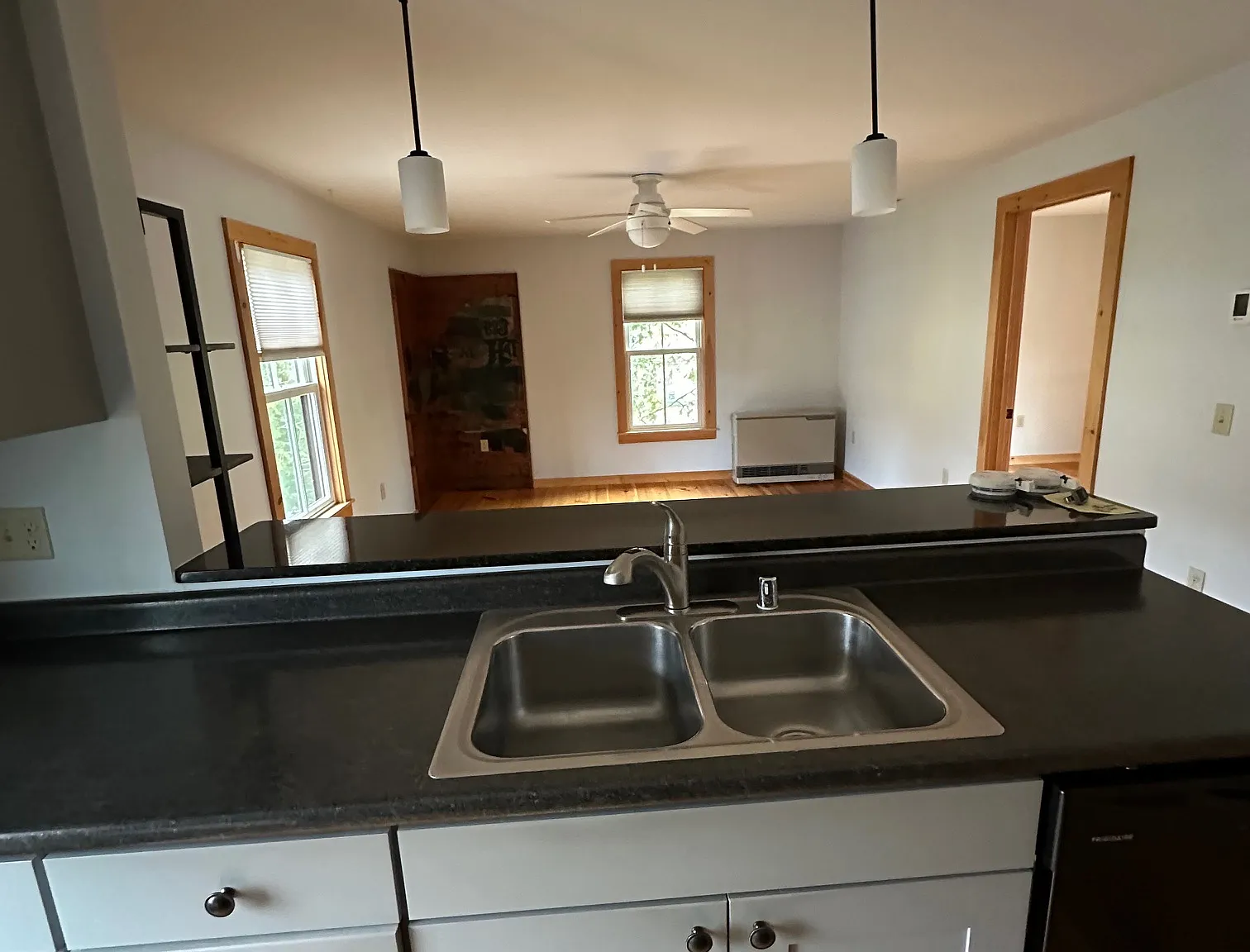 2 bed, 720 sqft, $2,000 — Photo 2