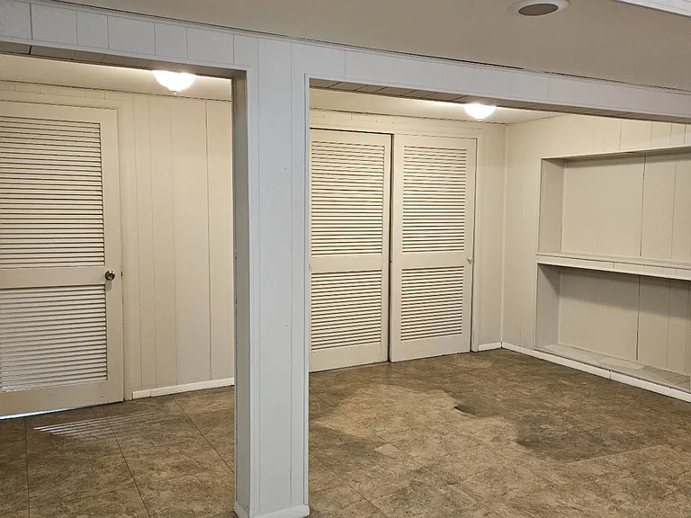 228 Monroe Rd — Photo 14