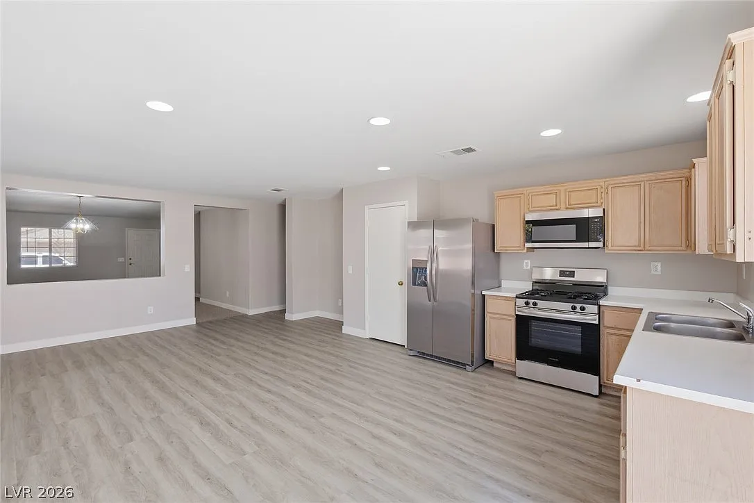 3 bed, 2.5 bath, 1484 sqft, $1,875 — Photo 4