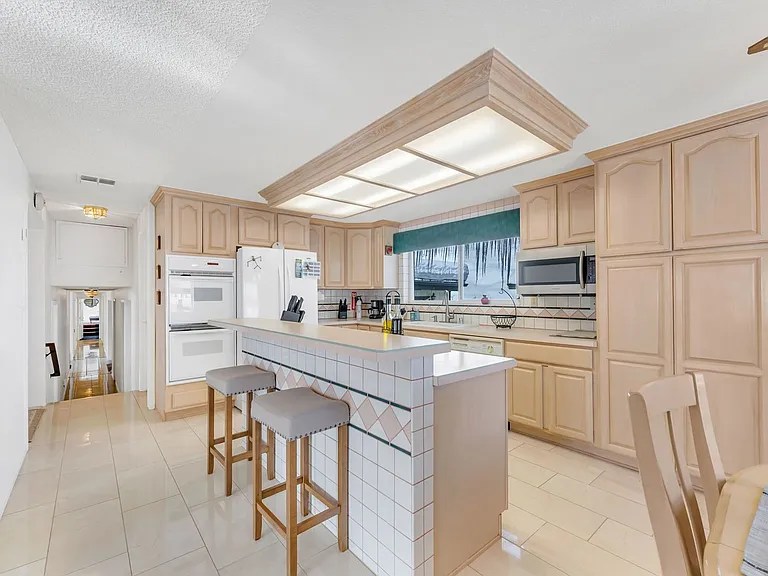 3790 Meadow Wood Rd — Photo 12