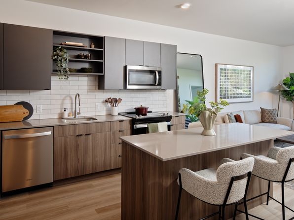 1390 NE Compton Dr #A1-402