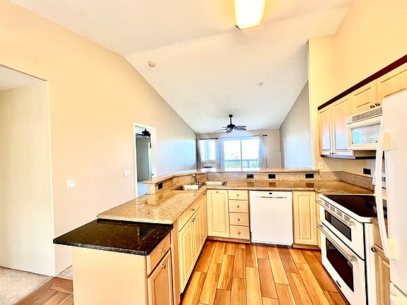 5th image of 75-6009 Alii Dr APT M23