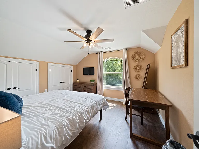 8123 Holiday Ln #B — Photo 10
