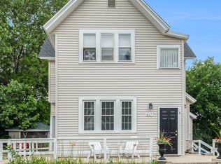 617 Crescent St NE APT 1, Grand Rapids, MI 49503