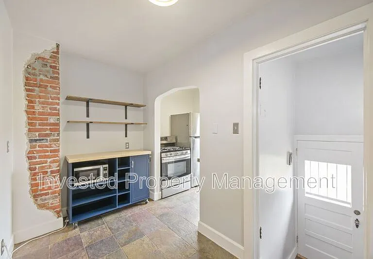 1640 S Marion St — Photo 10