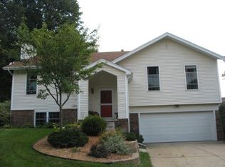 10480 Juan Calle, Clive, IA 50325