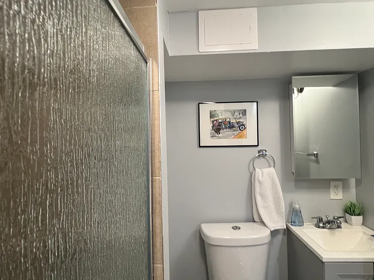 748 McHenry St #1B — Photo 6