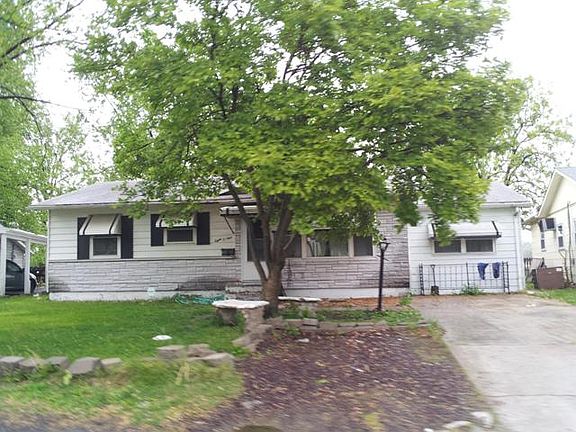 3rd image of 809 Saint William Dr