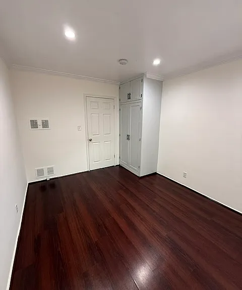 515 Thompson Ave #B — Photo 10