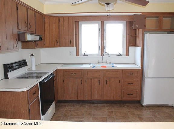 2nd image of 35 Pine Brook Dr