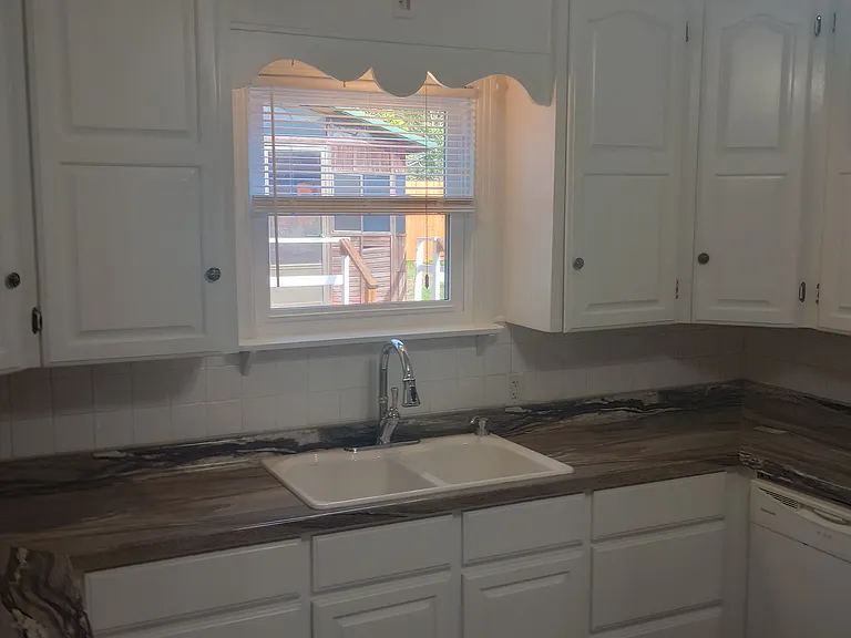 405 Nelson Ave — Photo 6