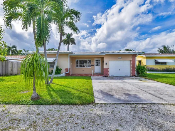 2001 NE 17th Way, Fort Lauderdale, FL 33305