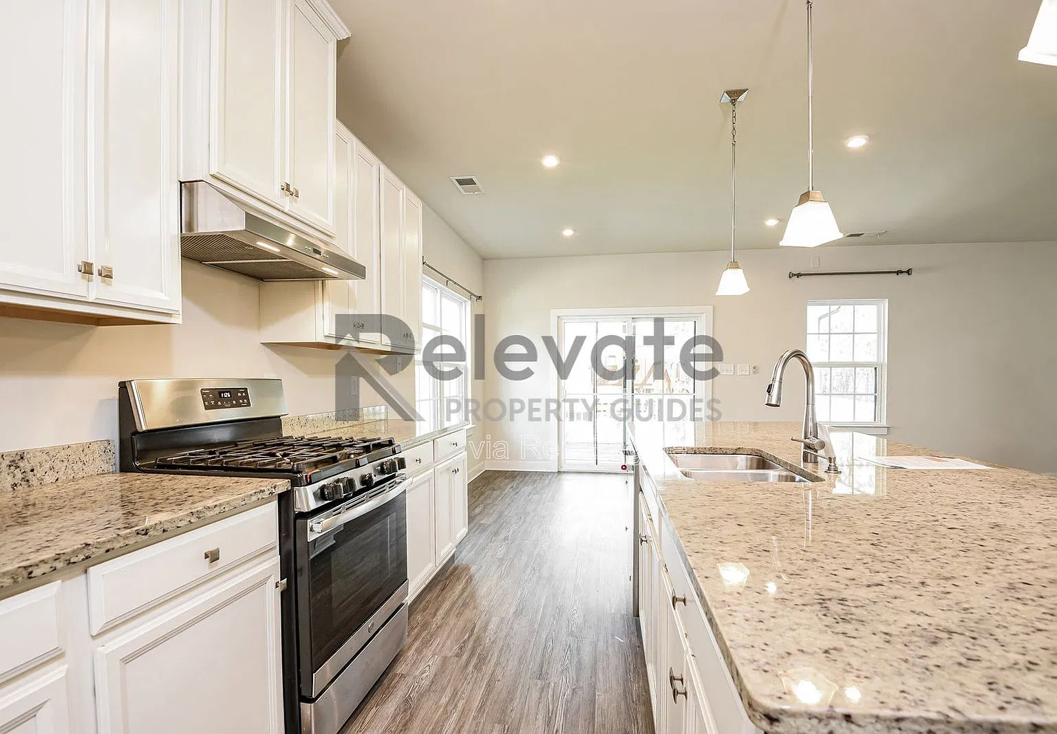 5 bed, 3.0 bath, 3060 sqft, $3,495 — Photo 4