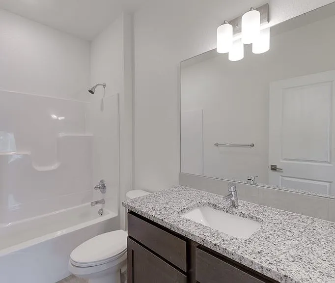 Liberty Gardens Apartments — Photo 37